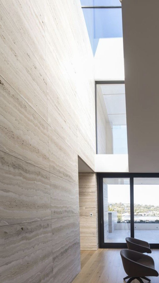 Revestimiento de muros y pisos en mármol GRUMEX